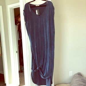 Blue maxi dress with vneck, rolled sleeves, slit